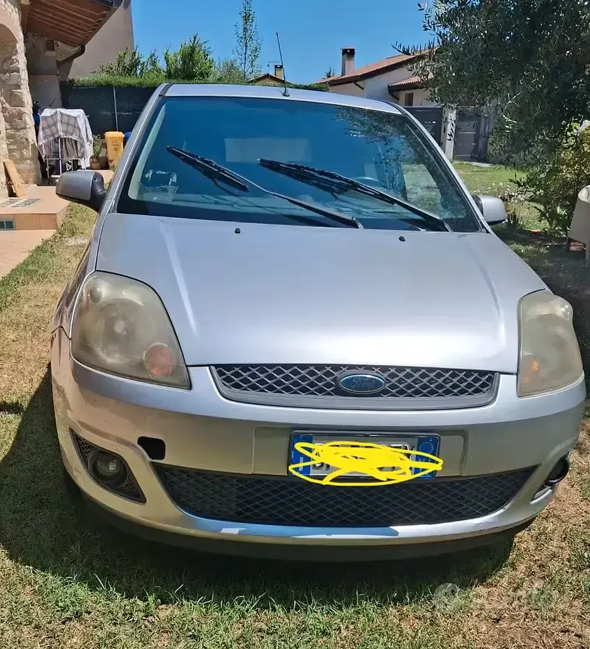 Usata Ford Fiesta 68 CV (50 kW) 2007 Grigio Utilitaria