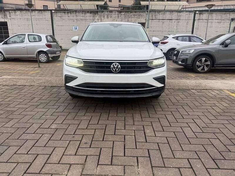 Usata VW Tiguan Life 150 CV (110 kW) 2020 Bianco SUV