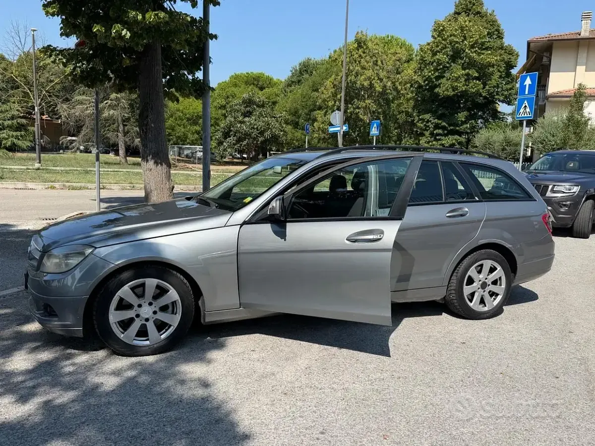 Usata Mercedes C220 Avantgarde 170 CV (125 kW) 2008 Grigio Station wagon