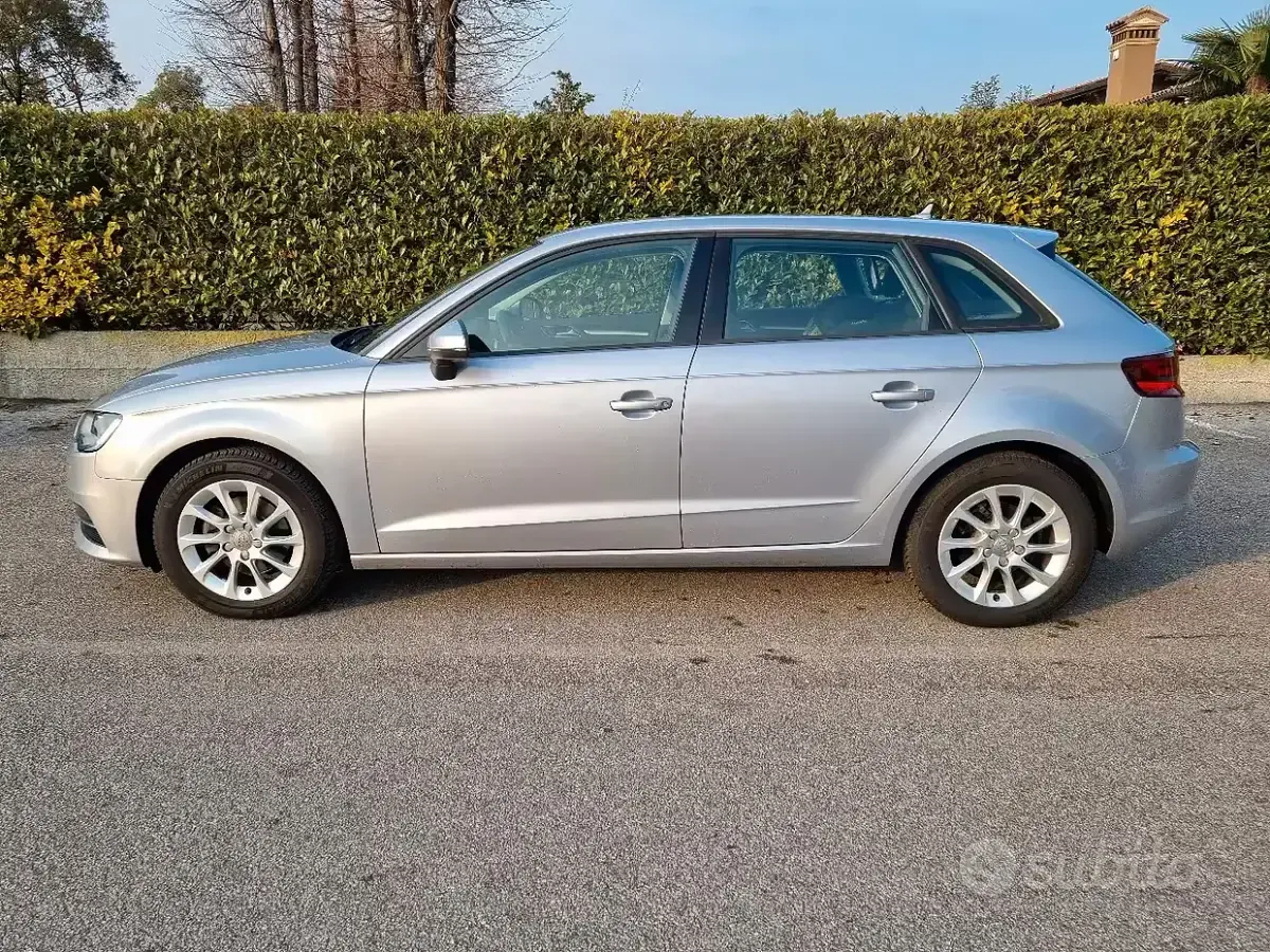 Usata Audi A3 Business 110 CV (80 kW) 2015 Grigio Berlina