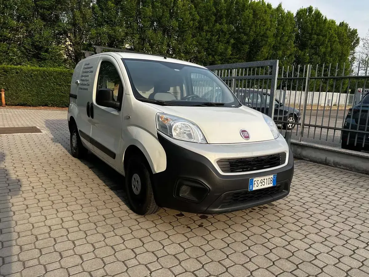Usata Fiat Fiorino 80 CV (58 kW) 2018 Bianco Monovolume