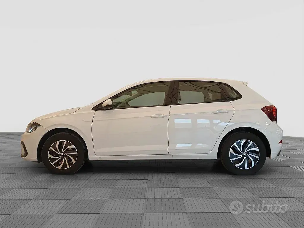 Usata VW Polo Life 80 CV (58 kW) 2023 Pure white Utilitaria