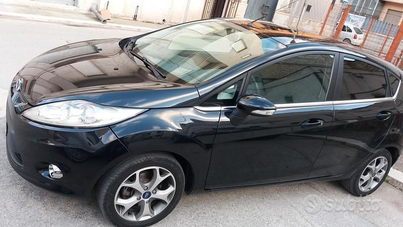 Usata Ford Fiesta Titanium 80 CV (58 kW) 2009 Nero Utilitaria