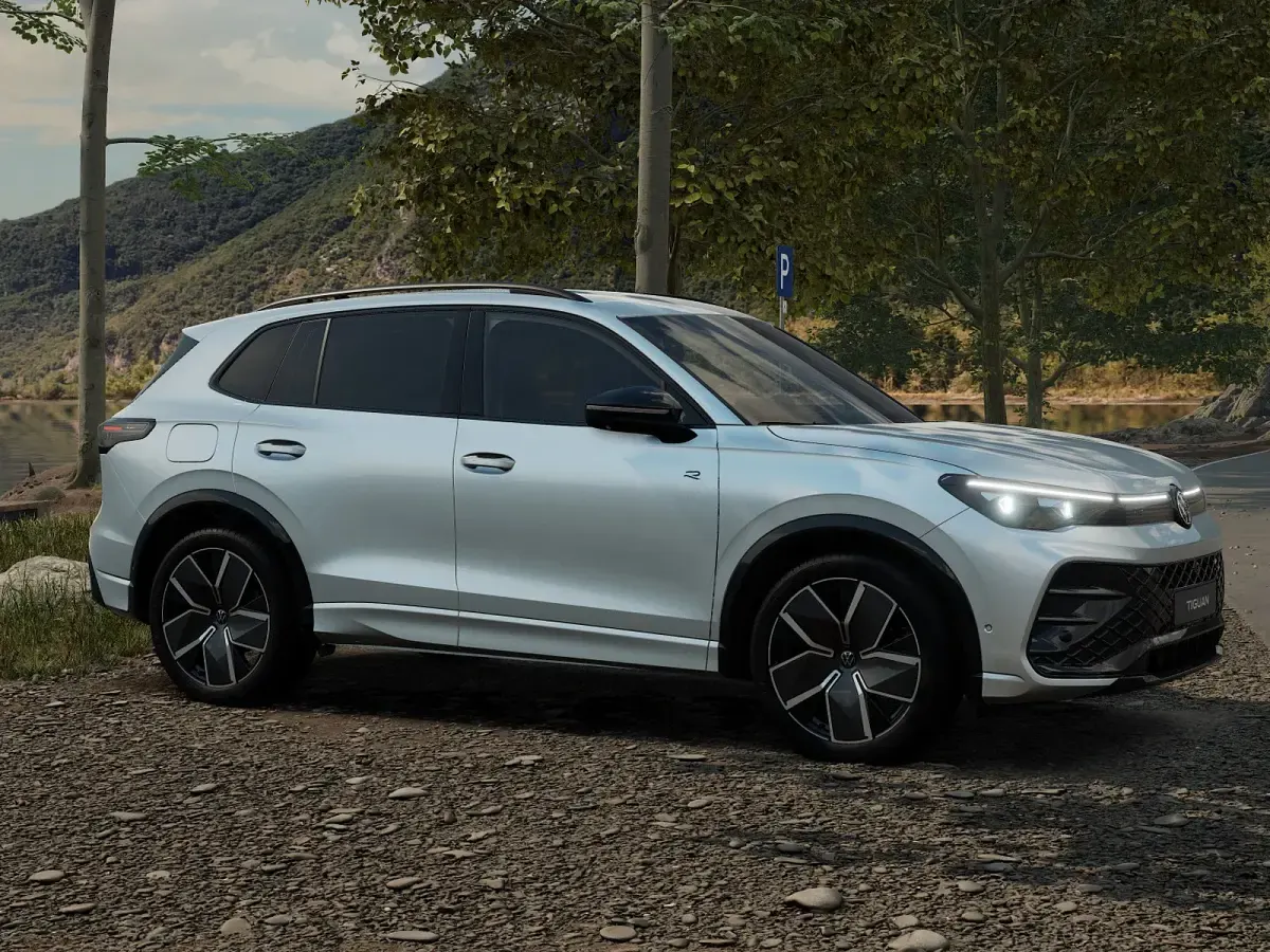 Nuova VW Tiguan R-line Plus 150 CV (110 kW) 2026 Dolomite silver metallizzato SUV