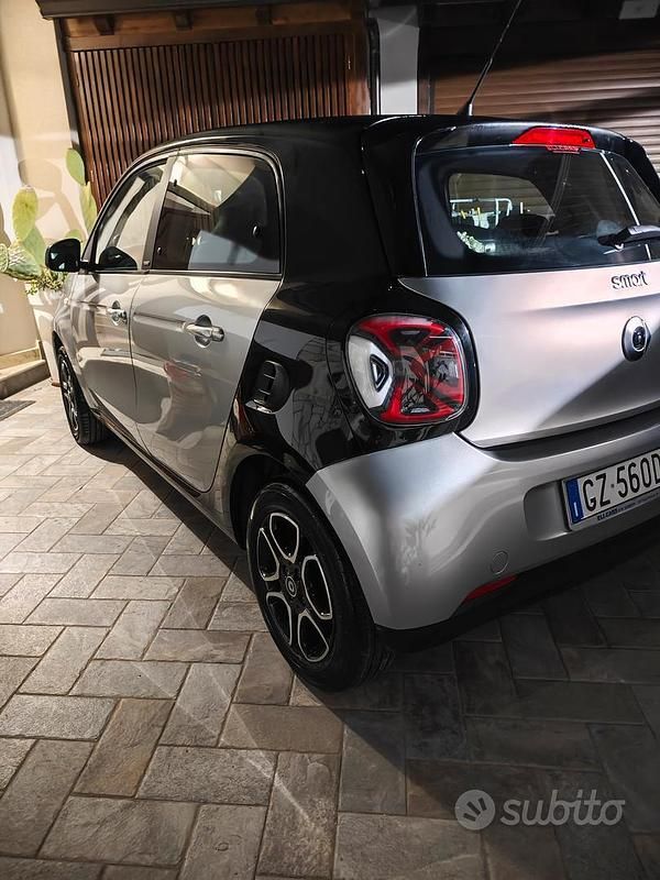 Usata Smart ForFour 71 CV (52 kW) 2015 Utilitaria