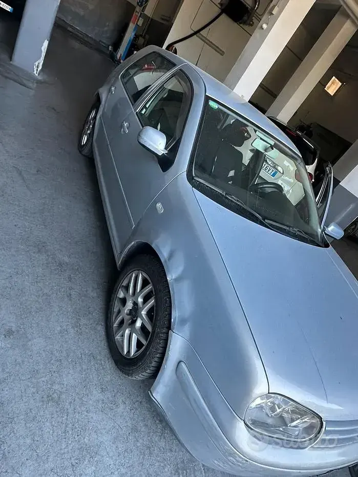 Usata VW Golf IV 75 CV (55 kW) 2000 Grigio Berlina