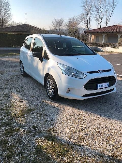 Usata Ford B-MAX 100 CV (73 kW) 2014 Bianco Monovolume