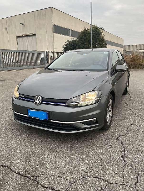 Usata VW Golf VIII 131 CV (96 kW) 2020 Grigio Berlina