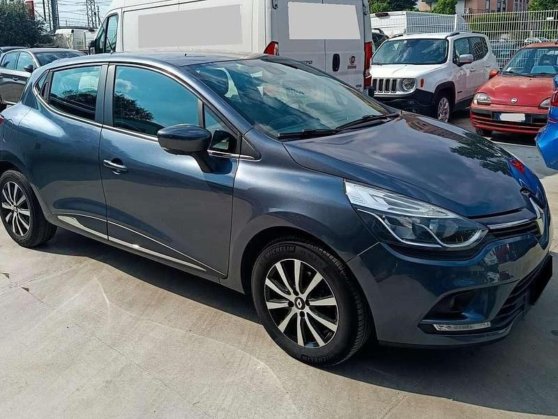 Usata Renault Clio IV Zen 90 CV (66 kW) 2017 Grigio Berlina