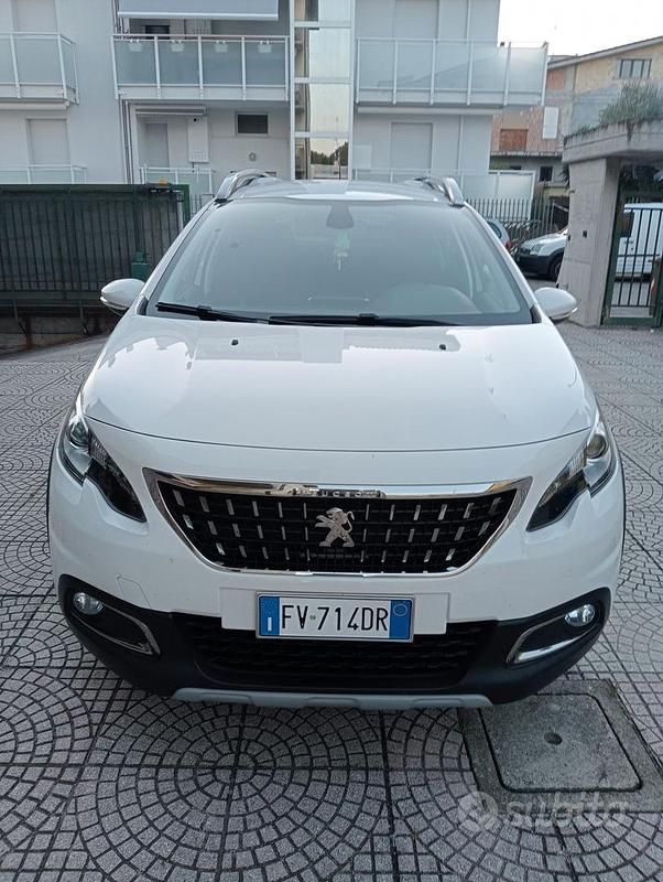 Usata Peugeot 2008 Allure 100 CV (73 kW) 2019 Bianco SUV