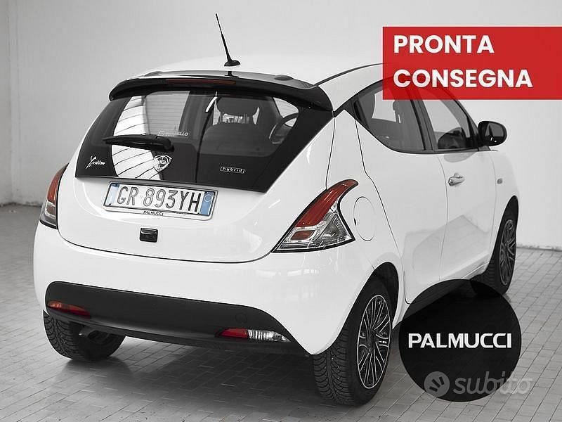 Usata Lancia Ypsilon Gold 70 CV (51 kW) 2023 Utilitaria