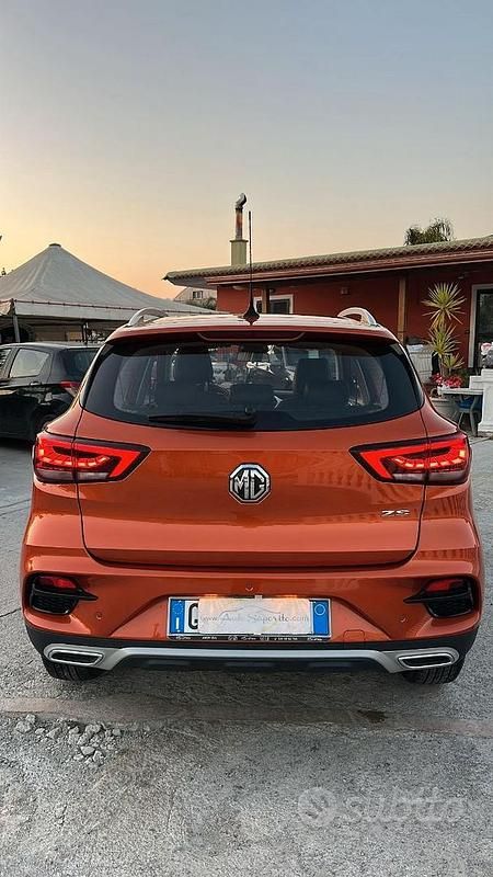 Usata MG ZS Luxury 106 CV (77 kW) 2024 Arancione SUV