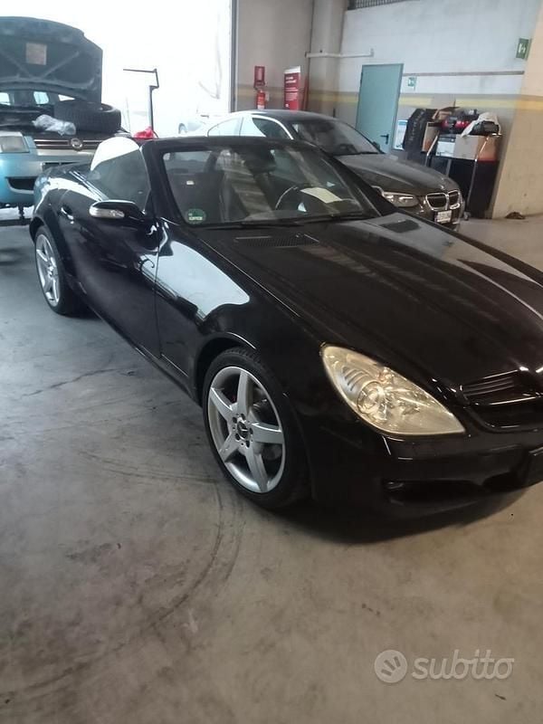 Usata Mercedes SLK280 231 CV (169 kW) 2005 Cabrio