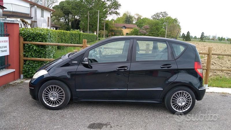 Usata Mercedes A200 82 CV (60 kW) 2009 Nero Berlina