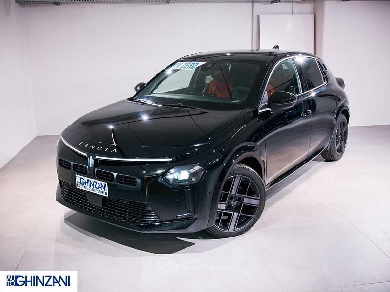 Nuova Lancia Ypsilon 101 CV (74 kW) 2025 Nero ardesia Utilitaria