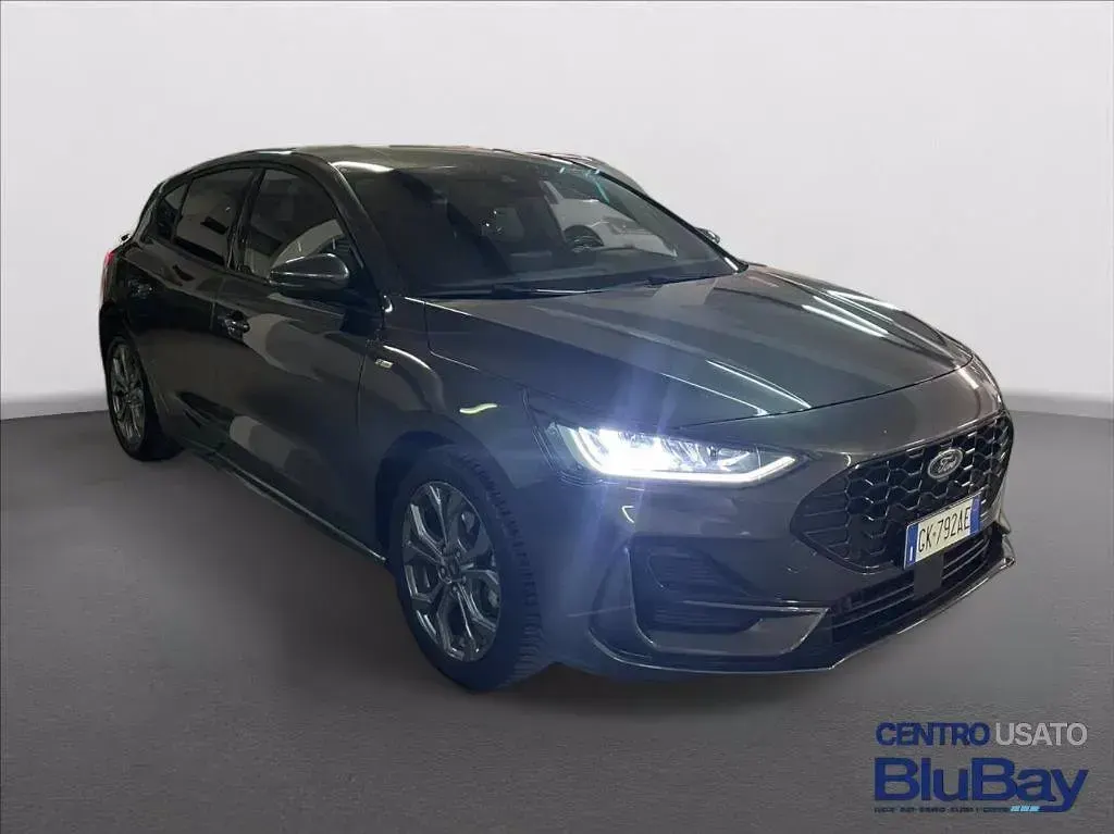 Usata Ford Focus ST-Line 125 CV (91 kW) 2022 Grigio Berlina