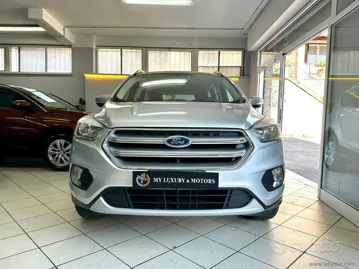 Usata Ford Kuga Business Edition 120 CV (88 kW) 2018 Argento SUV