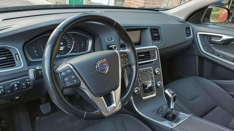 Nero Usata 2017 Volvo V60 CC Business Edition Station wagon | 14.000 € (Buon prezzo) - Immagine 1/3