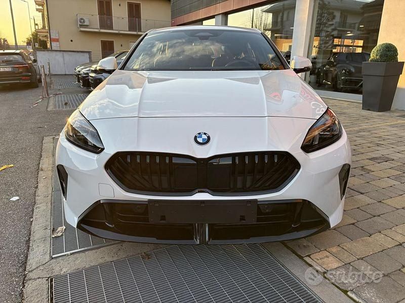 Usata BMW 118 M Sport 150 CV (110 kW) 2025 Bianco Utilitaria