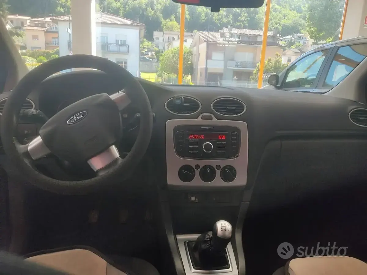 Usata Ford Focus S 116 CV (85 kW) 2007 Nero Station wagon