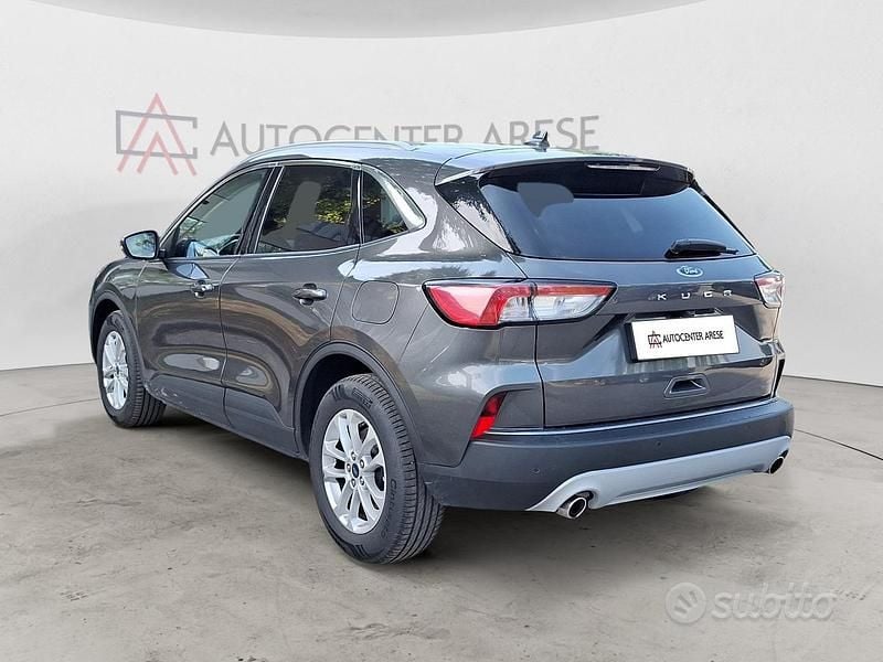 Usado Ford Kuga Titanium 120 CV (88 kW) 2024 Gris SUV