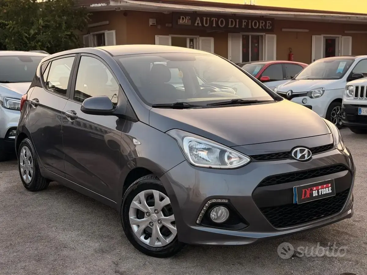 Usata Hyundai i10 Comfort 66 CV (48 kW) 2014 Grigio Utilitaria