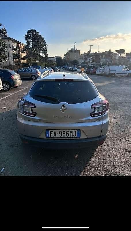 Usata Renault Mégane GrandTour LIMITED 110 CV (80 kW) 2015 Grigio Station wagon