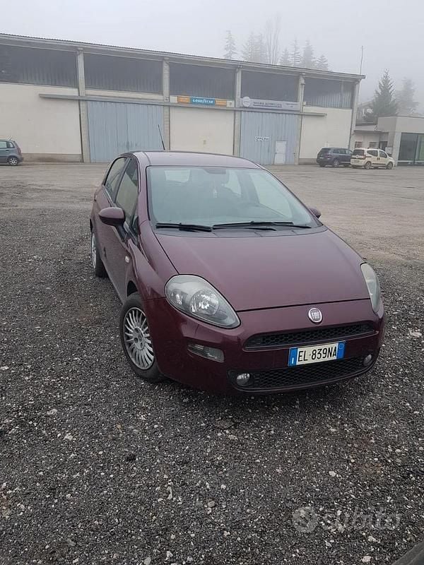 Usata Fiat Grande Punto 2011 Rosso Utilitaria