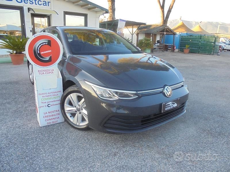Grigio Usata 2020 VW Golf Life Tre volumi | 18.800 € (Buon prezzo) - Immagine 1/4