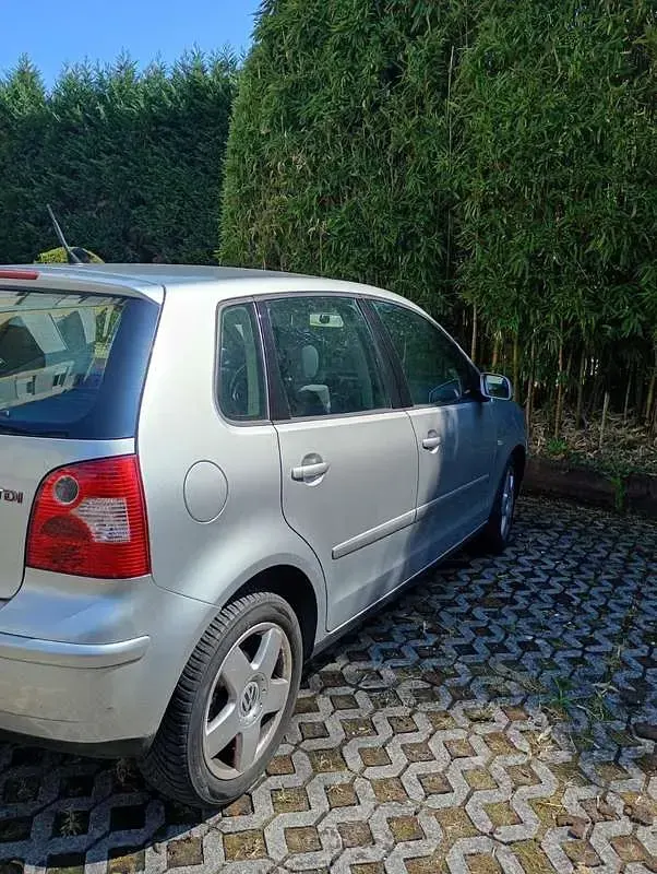 Usata VW Polo Highline 101 CV (74 kW) 2002 Argento Utilitaria