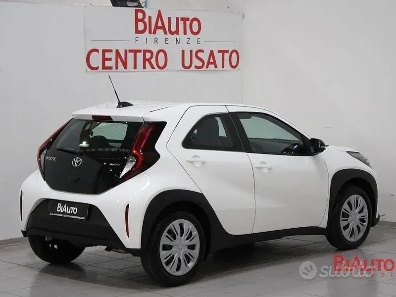 Nuova Toyota Aygo X 116 CV (85 kW) 2026 Bianco SUV