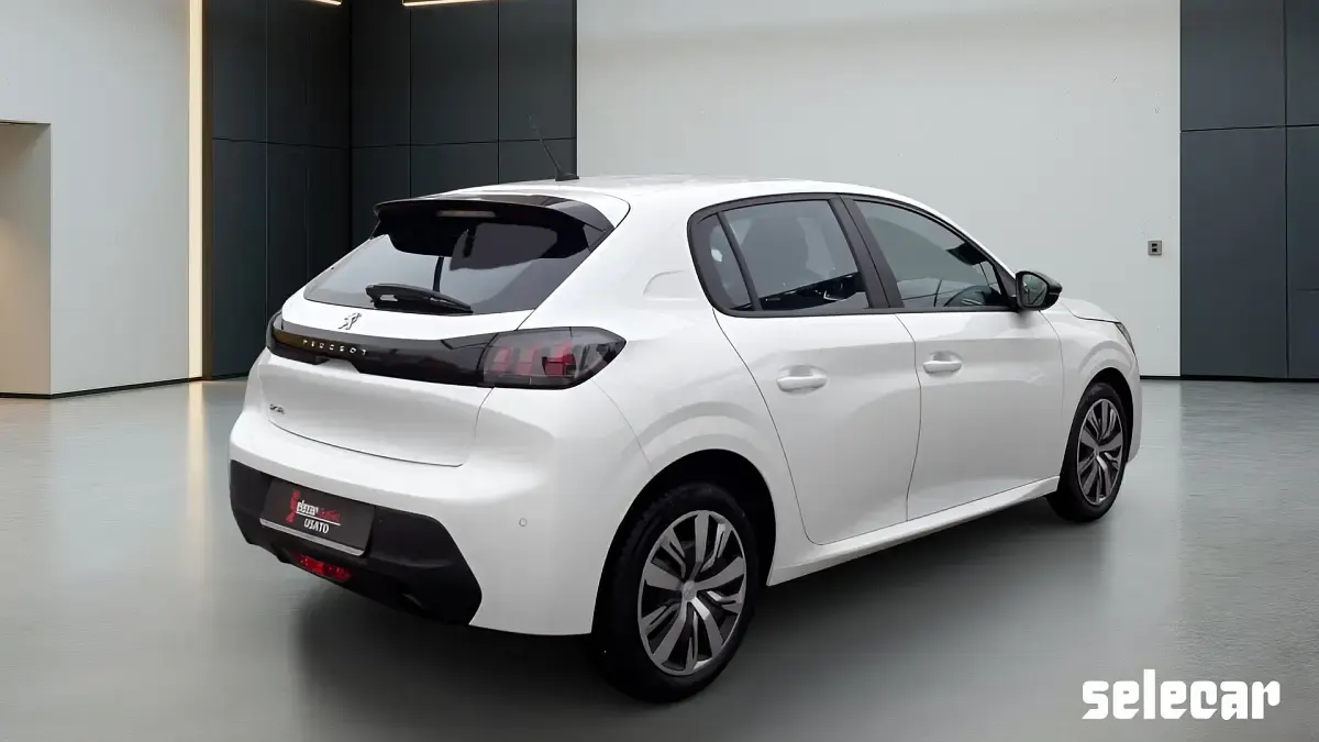 Usata Peugeot 208 Active 75 CV (55 kW) 2023 Bianco Utilitaria