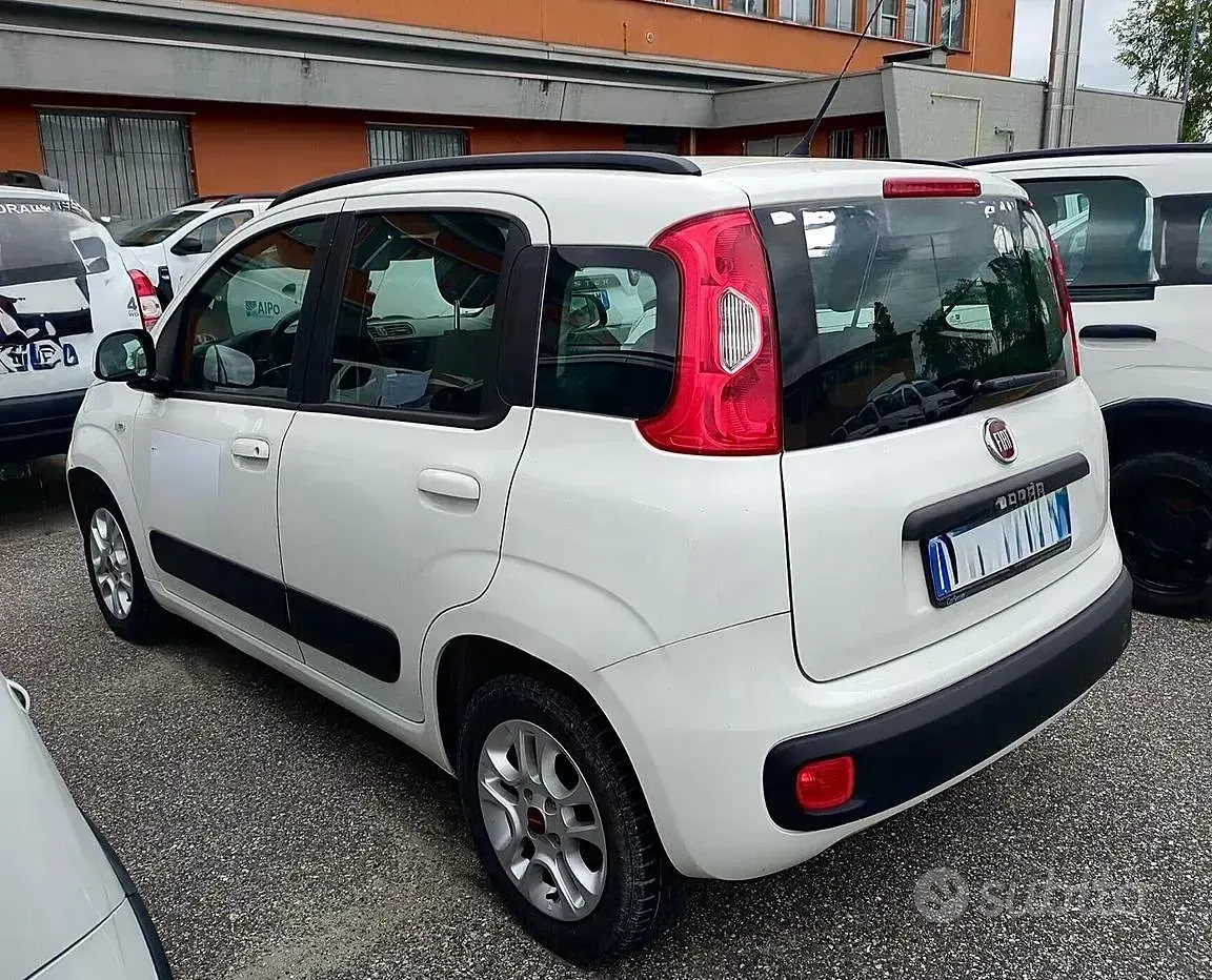 Usata Fiat Panda Lounge 95 CV (69 kW) 2017 Bianco Utilitaria