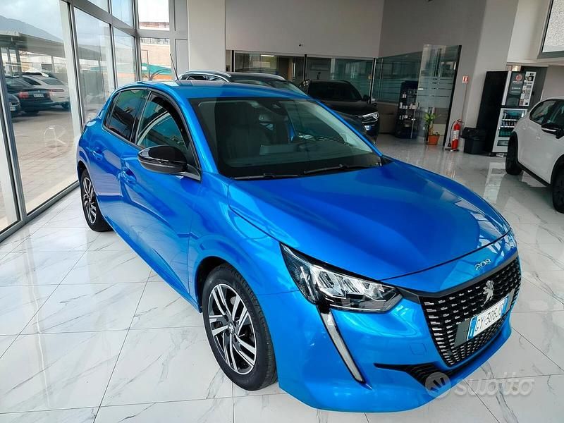 Blu Usata 2022 Peugeot 208 Allure Due volumi | 14.950 € (Buon prezzo) - Immagine 1/4