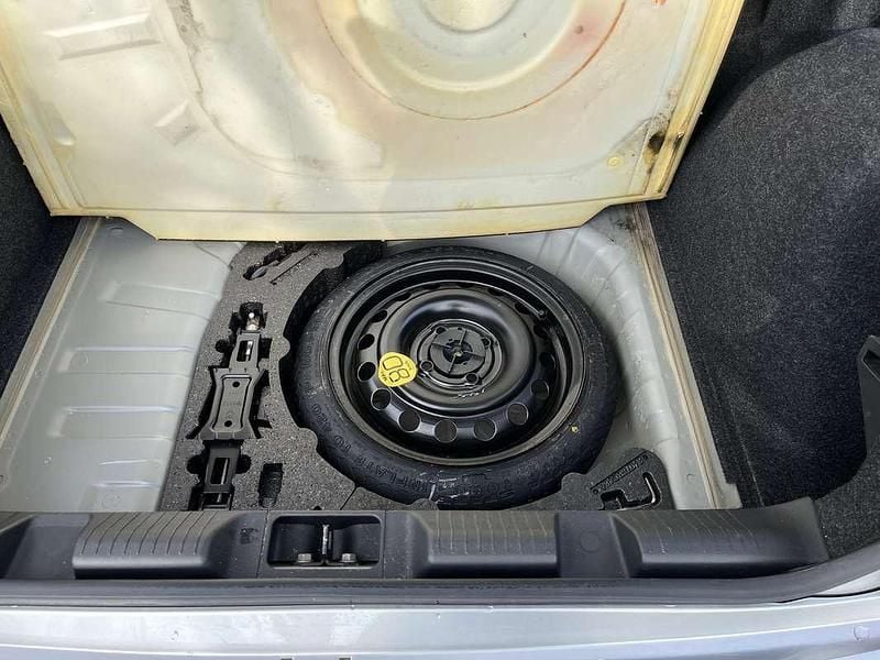 Usata Nissan Micra C+C Tekna 110 CV (80 kW) 2007 Argento Cabrio