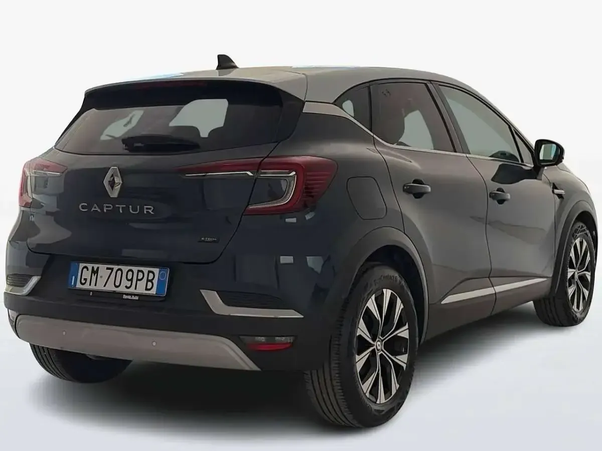 Usata Renault Captur Techno 94 CV (69 kW) 2023 Blu/azzurro SUV