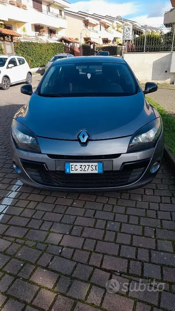 Usata Renault Mégane 110 CV (80 kW) 2011 Grigio Utilitaria
