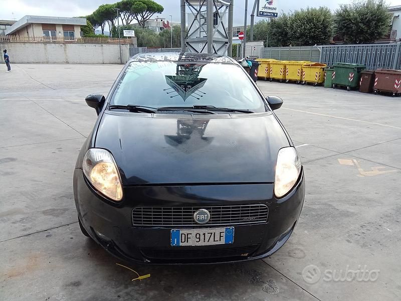 Usata Fiat Grande Punto 80 CV (58 kW) 2009 Nero Utilitaria