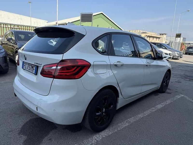Usata BMW 218 Active Tourer Advantage 150 CV (110 kW) 2016 Bianco Monovolume