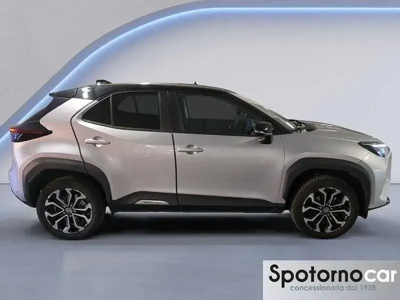 Usata Toyota Yaris Cross Trend 116 CV (85 kW) 2022 Grigio SUV