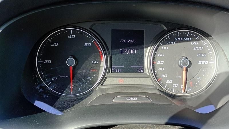 Usata Seat Ateca Ecomotive 116 CV (85 kW) 2018 Grigio colosseo SUV