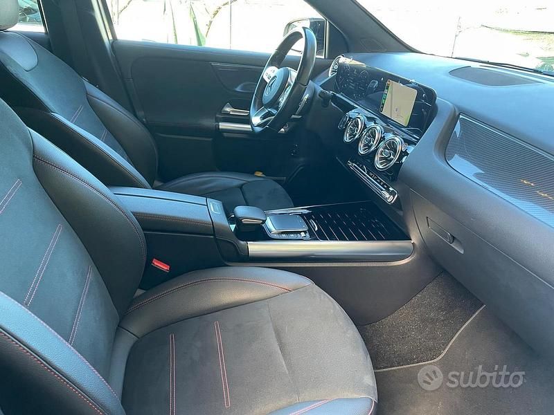 Usado Mercedes GLA200 AMG 150 CV (110 kW) 2023 Gris SUV