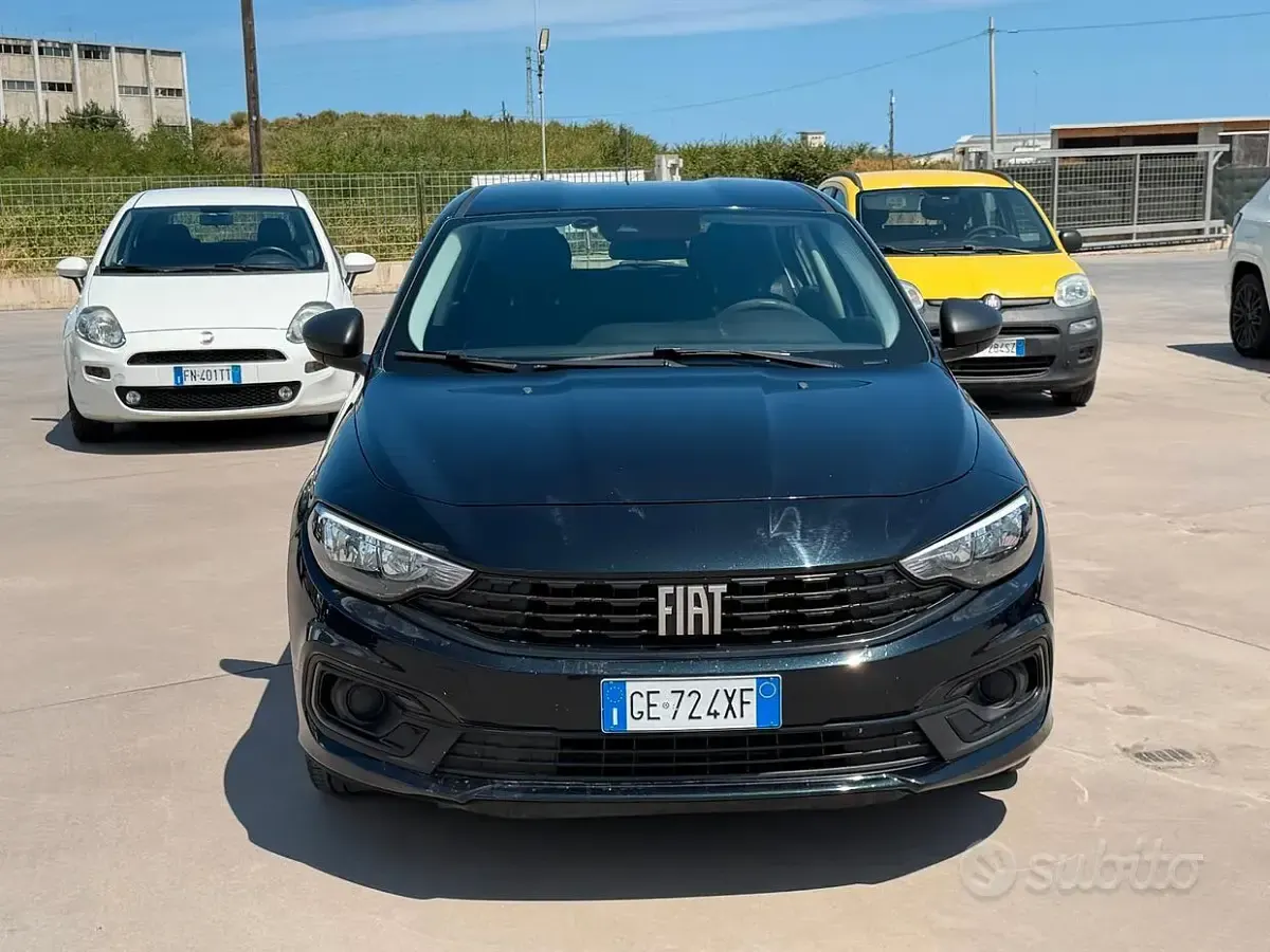 Usata Fiat Tipo Sport 100 CV (73 kW) 2021 Nero Berlina