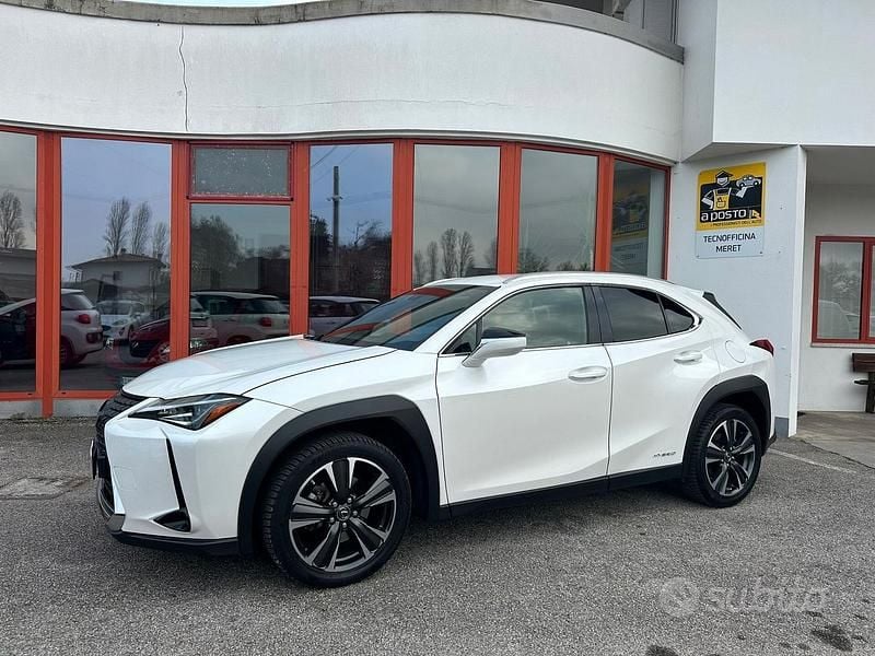 Usata Lexus UX Executive Line 2019 Bianco SUV