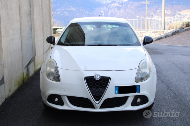 Usato 2010 Alfa Romeo Giulietta 1.4 Benzin 120 CV (6.500 €)