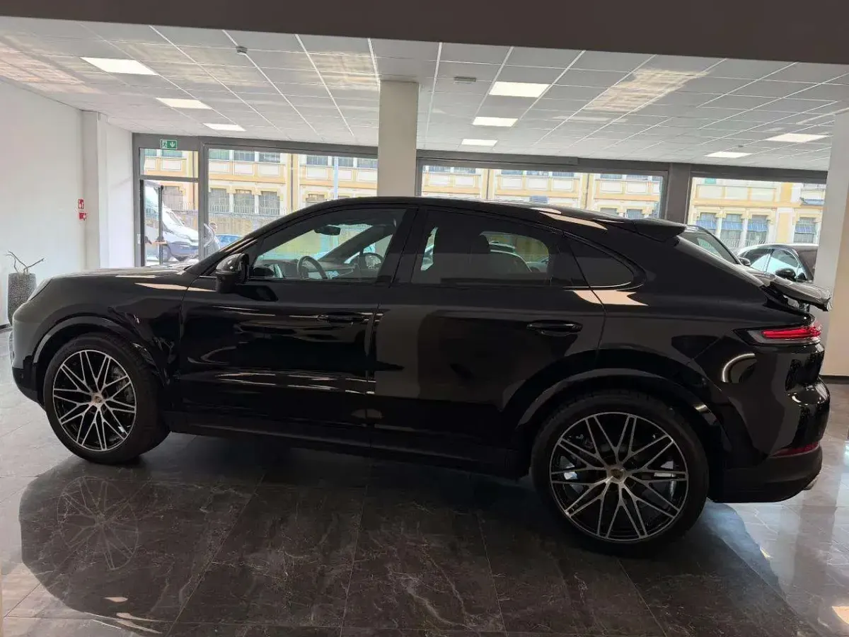 Usata Porsche Cayenne 354 CV (260 kW) 2024 Nero SUV