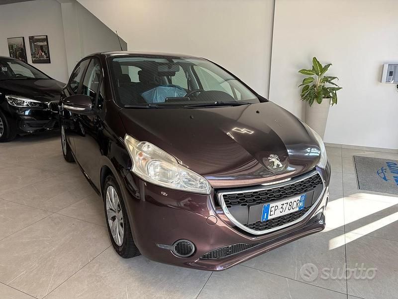 Usata Peugeot 208 Allure 68 CV (50 kW) 2013 Grigio Utilitaria