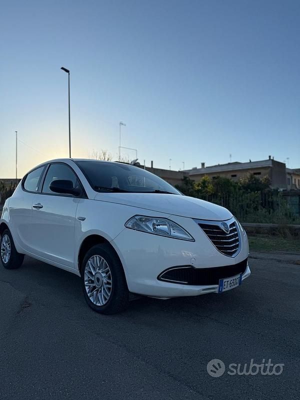 Usata Lancia Ypsilon 85 CV (62 kW) 2014 Utilitaria