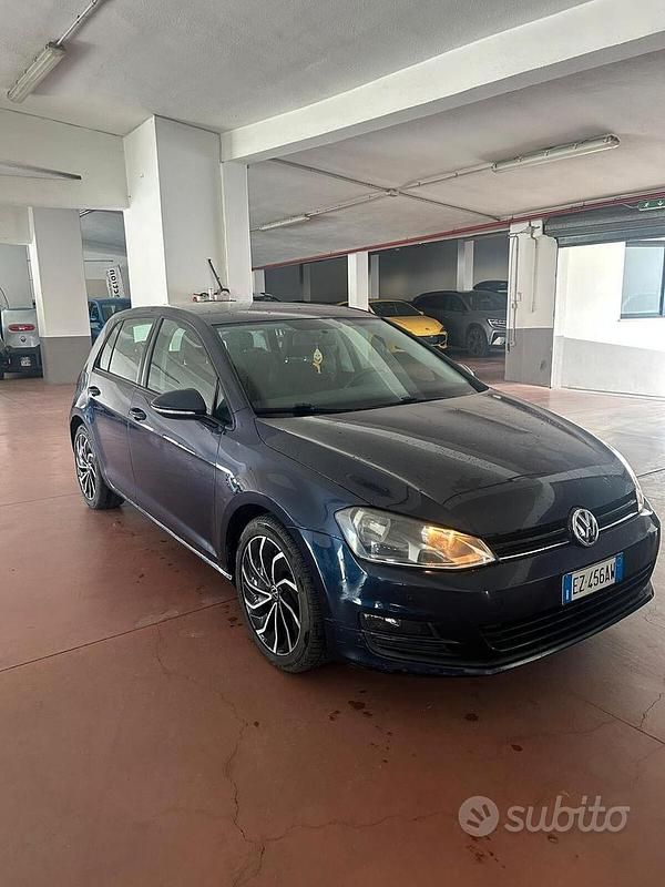 Usata VW Golf VII Highline 110 CV (80 kW) 2015 Blu Berlina