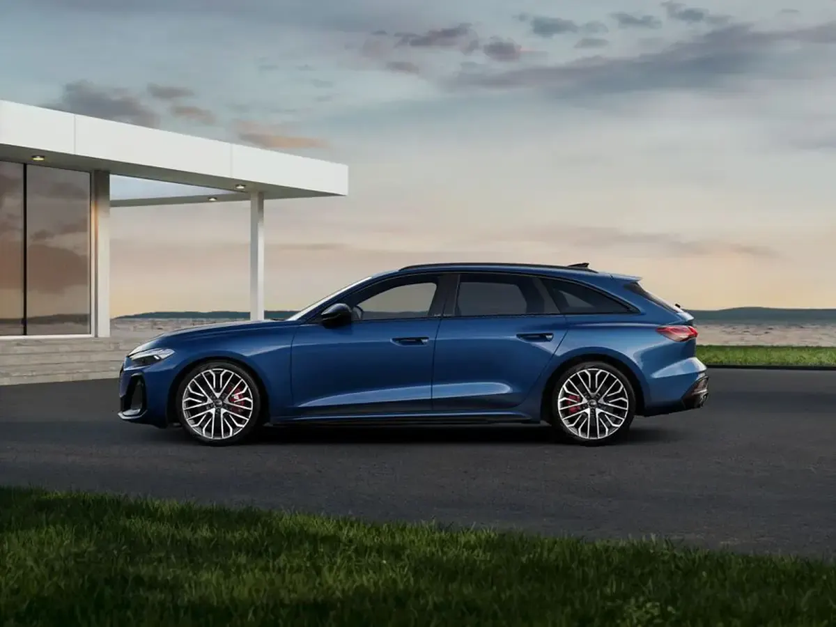 Nuova Audi S5 Sport 367 CV (269 kW) 2026 Blu ascari metallizzato Station wagon